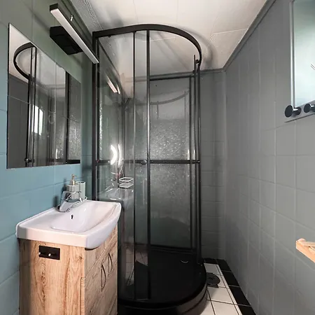 Luxury On A Budget With A Secret Aurora Spot * Leknes
