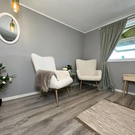 Luxury On A Budget With A Secret Aurora Spot Privatunterkunft *